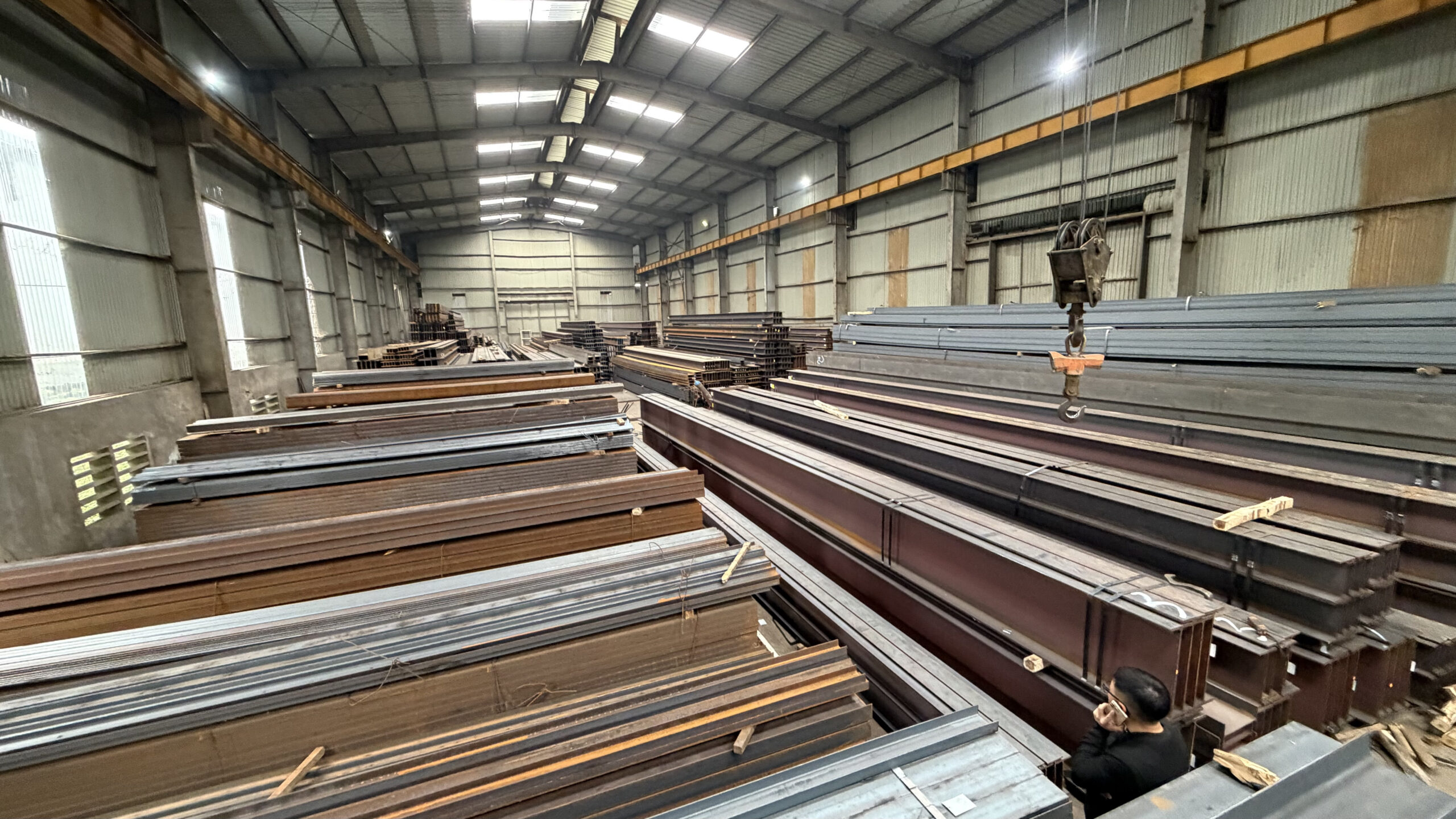 kho hàng cty thép trần long